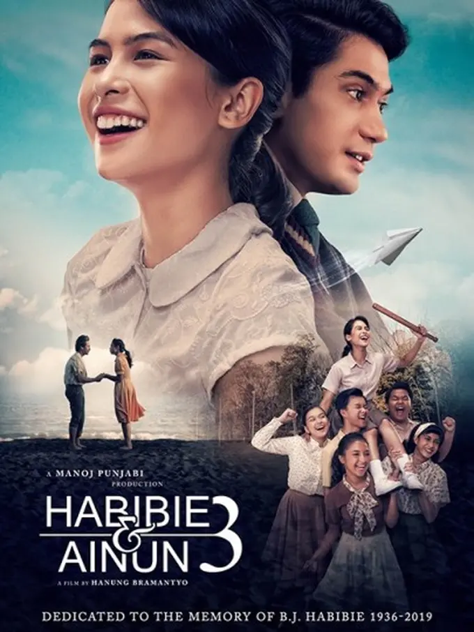 Poster film Habibie dan Ainun 3.