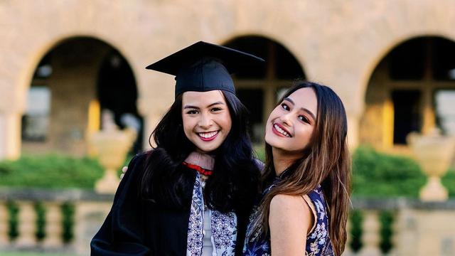 8 Potret Maudy Ayunda dan Amanda Khairunnisa, Kompak Banget