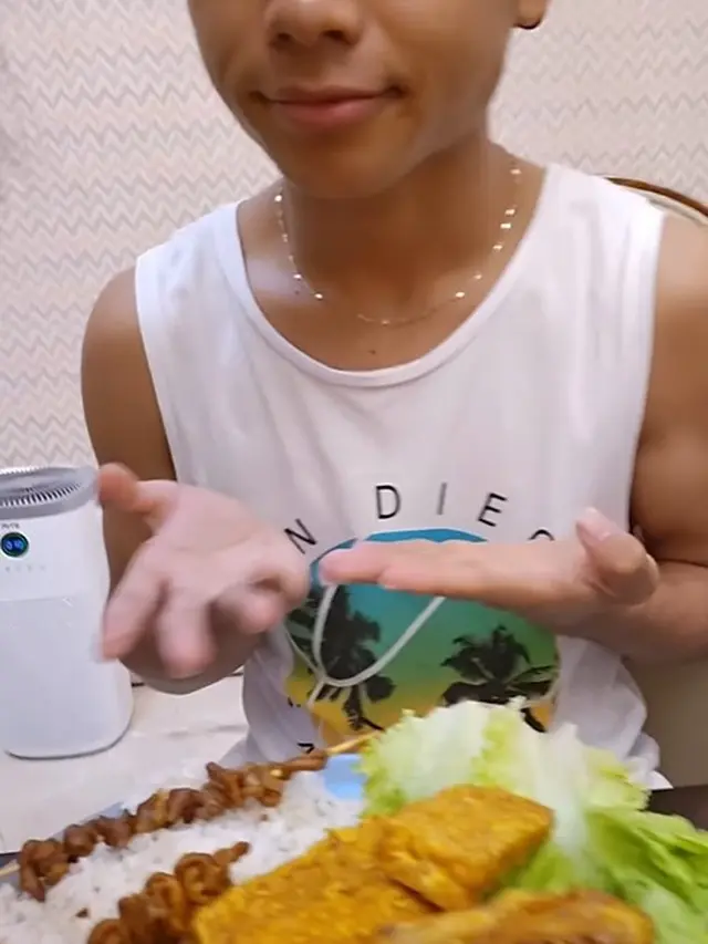 Mukbang ala Betrand Peto (Instagram/sarwendah29)