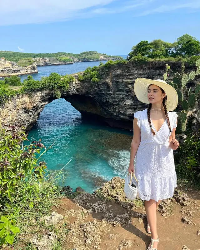 Sudah direstui keluarga, 7 potret cantiknya Vika Kolesnaya pacar Billy Syahputra bule asal Belarus