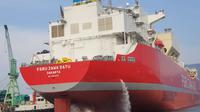 kapal FSRU Jawa Satu berlayar meninggalkan Galangan Kapal Samsung Heavy Industries di Geoje, Busan, Korea Selatan menuju Indonesia. (Foto: Jawa Satu Power)