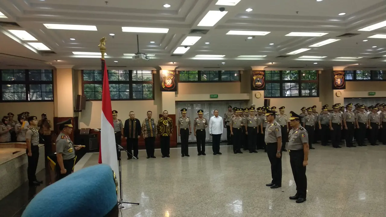 Prosesi kenaikan pangkat 20 perwira Polri (Liputan6.com/Nafiyul Qodar)