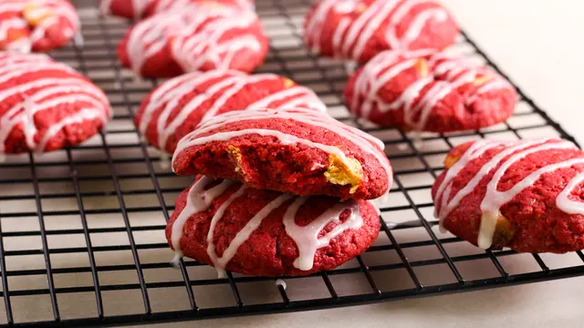 red velvet cookies