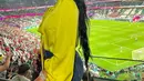 Kehadiran Georgina sendiri ke Doha ditengarai setelah kabar Cristiano dicoret untuk pertandingan Piala Dunia 16 besar.  [@georginagio]