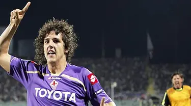 Kegembiraan striker Fiorentina, Stevan Jovetic setelah mencetak gol menghadapi Sporting Lisbon di leg kedua playoff Liga Champions di Artemio Franchi, Florence, 26 Agustus 2009. AFP Photo/FABIO MUZZI