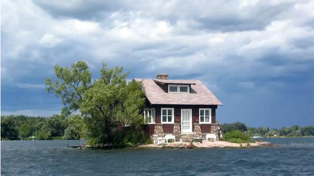 Ini Pulau Berpenghuni Terkecil di Dunia, Seperti Apa Bentuknya?