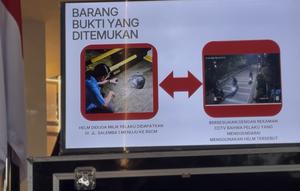 Polisi telah mengamankan sejumlah barang bukti dalam kasus penyiraman air keras terhadap Wakil Koordinator KontraS, Andrie Yunus. (Liputan6.com/Ady Anugrahadi)