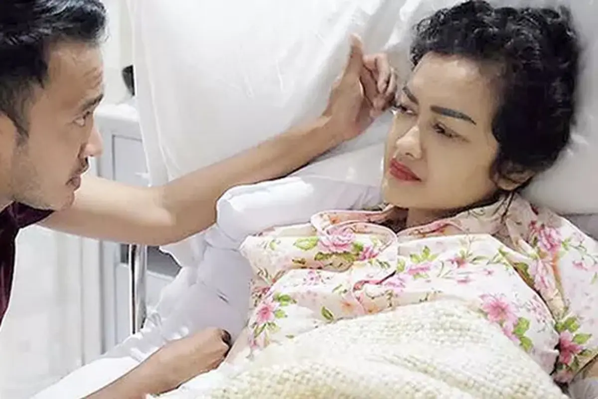 [Bintang] Ruben Onsu dan Julia Perez