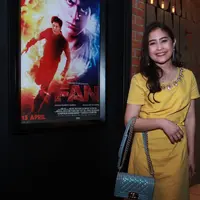 Prilly Latuconsina mengaku sangat mengidolakan Shahrukh Khan. 