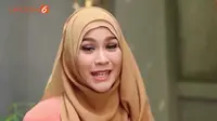 Tim Liputan6.com, kembali menghadirkan artis Zaskia Mecca yang memberikan tutorial pemakaian hijab model casual simple. 