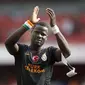 Emmanuel Eboue hijrah dari Arsenal ke Galatasaray pada tahun 2011. Eboue mempersembahkan dua gelar juara liga dan satu Piala Turki. (www.squawka.com)