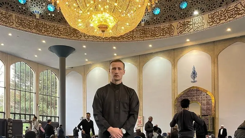 Foto Alfi Best Jr, setelah dirinya mengumumkan masuk islam, (Source: Instagram/ @alfie_best)