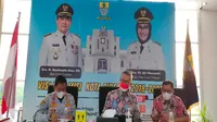 Konferensi pers Pemkot Cirebon terkait sistem ganjil genap hingga uji coba pembukaan mall maupun pusat perbelanjaan pada perpanjangan PPKM level 4. Foto (Liputan6.com / Panji Prayitno)