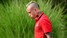 Gelandang Belgia, Radja Nainggolan, bersiap mengikuti latihan jelang Piala Eropa 2016 di Le Haillan, Prancis, Kamis (9/6/2016). (AFP/Emmanuel Dunand)