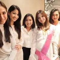 Nia Ramadhani saat menggelar acara baby shower (Instagram/@ramadhaniabakrie)