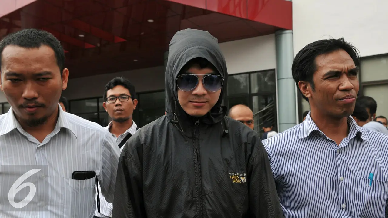 AW, Korban Saipul Jamil