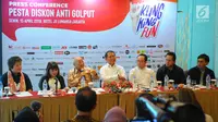 Tokoh pengusaha nasional, Sofjan Wanandi memberikan keterangan program Klingking Fun bertajuk Pesta Diskon Anti Golput di Jakarta, Senin (15/4). KlingKing Fun memberikan diskon khusus untuk warga pemilih yang berpartisipasi mencoblos di TPS seIndonesia pada 17 April 2019. (Liputan6.com/Angga Yuniar)