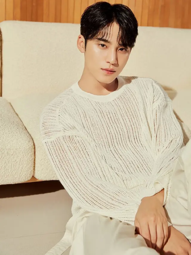 Mingyu Seventeen Menjaga Tanganya Tetap Halus dan Lembut . dok. L’OCCITANE