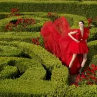 Giambattista Valli X H&M. Sumber foto: Website/H&M.