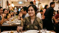 7 Ciri Kepribadian Orang yang Tersenyum Tipis ketika Sedang Merasa Tidak Nyaman