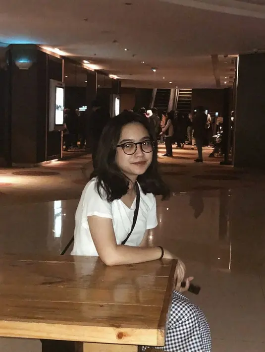 Sebagai pemain film, Rachel Amanda juga suka menghadiri beberapa festival film. Ini salah satu antusiasnya, saat saat menghadiri festival film JAFF di Jogja. (Liputan6.com/IG/@auroramanda95)