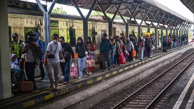 Arus Balik Lebaran 2025, Puluhan Ribu Orang Kembali ke Surabaya