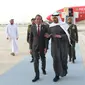 Presiden Joko Widodo (Jokowi) tiba di Bandara Internasional Zayed, Abu Dhabi, Uni Emirat Arab (UEA) pada Selasa, 16 Juli 2024 sekitar pukul 18.30 waktu setempat. Jokowi langsung disambut Presiden PEA Mohammed bin Zayed Al Nahyan (MBZ). (Foto: Muchlis Jr - Biro Pers Sekretariat Presiden)