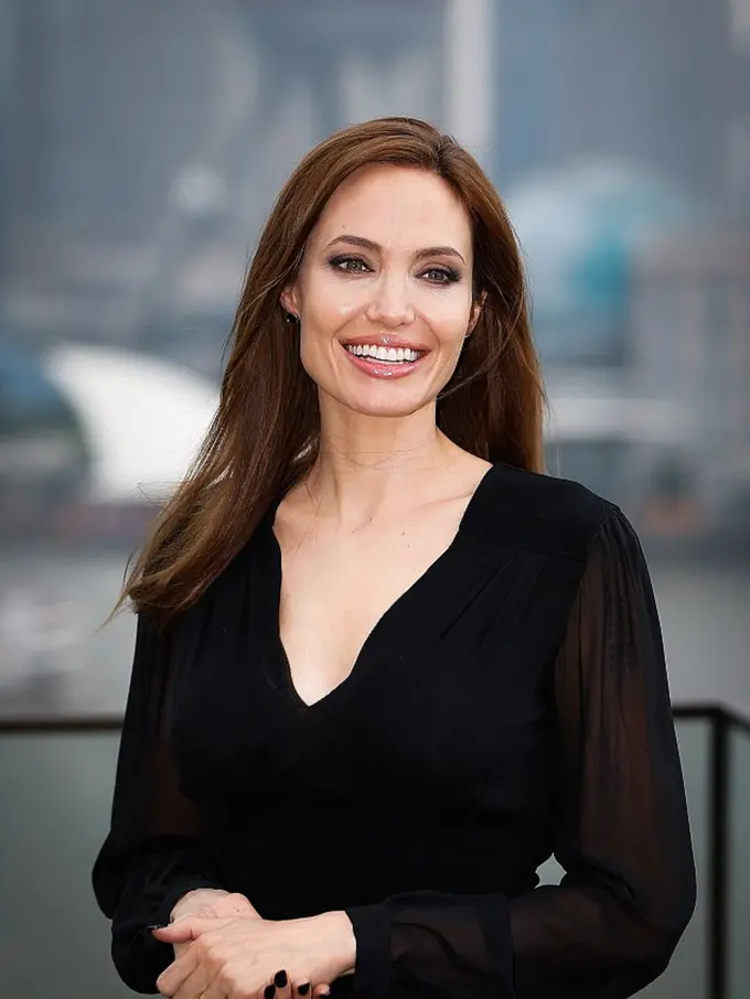 [Bintang] Angelina Jolie