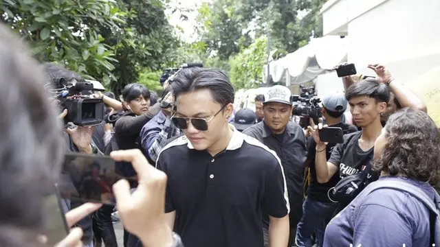 Ashraf Sinclair Meninggal, Ini 7 Potret Seleb yang Melayat ke Rumah Duka