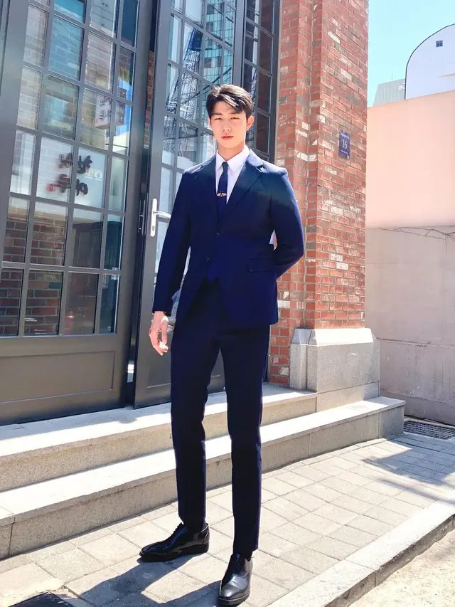 8 Pesona Ki Do Hoon, Aktor Korea Selatan yang Muncul di Video Klip Terbaru Rossa