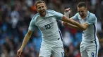 Duet striker, Harry Kane dan Jamie Vardy menjadi penentu kemenangan Inggris atas Turki pada laga persahabatan di Stadion Ettihad, Manchester, Minggu (22/5/2016). Inggris berhasil menang 2-1 atas Turki berkat gol kedua pemain. (AFP/Paul Ellis)