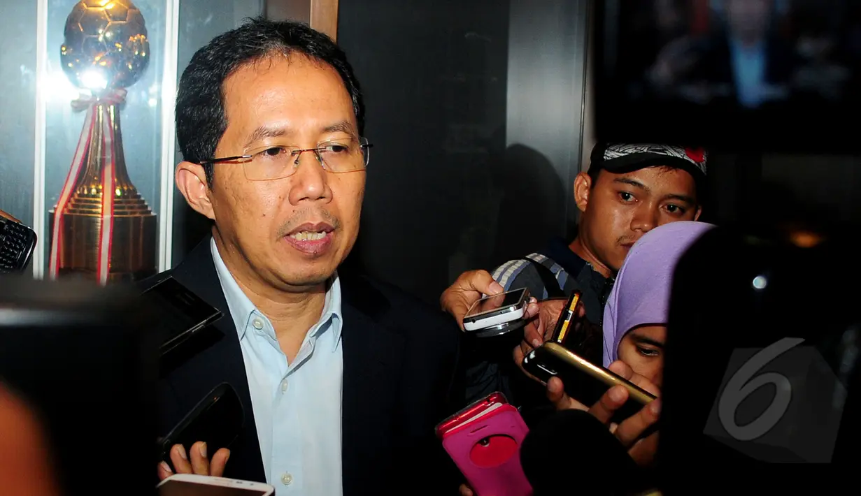 Calon Ketua Umum PSSI, Joko Driyono memberi keterangan di kantor PSSI, Jakarta, Kamis (19/3). Komite Banding Pemilihan mengumumkan hasil banding bakal calon ketua, wakil ketua, dan calon anggota komisi eksekutif PSSI. (Liputan6.com/Yoppy Renato)