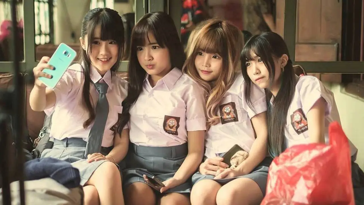 Tipe Adik Kelas Ketika SMA yang Disebelin Kakak Kelas
