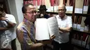 Dalam kunjungannya Rizal Ramli meminta agar Pemprov DKI lebih memperhatikan Pusat Dokumentasi Sastra HB Jassin, Jakarta, Jumat (26/8). (Liputan6.com/Faizal Fanani)