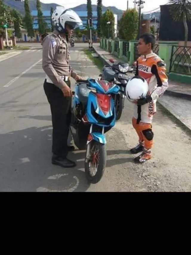 Kumpulan Potret Ketabahan Polisi Menghadapi Tingkah Laku Pemotor (ist)