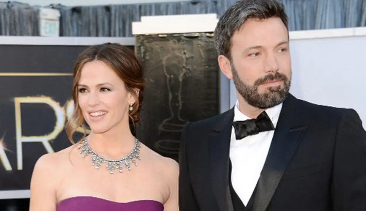 Berbeda dengan pasangan lainnya, Jennifer Garner dan Ben Affleck nampaknya tak pernah mempermasalahkan status mereka, apakah masih sebagai suami istri atau tidak. Terbukti ketika keduanya berada dalam proses cerainya ini. (AFP/Bintang.com)