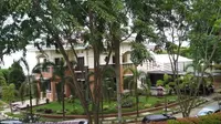 Kediaman Muhammad Bobby Afif Nasution di Komplek Bukit Hijau Regency di Taman Setia Budi Indah, Medan. (Budi Warsito/JawaPos.com)
