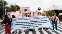 Komunitas motor perempuan Main Cantik Indonesia menggelar kampanye bertajuk ‘Kembali BerSimpati’ di sejumlah titik di Bali.