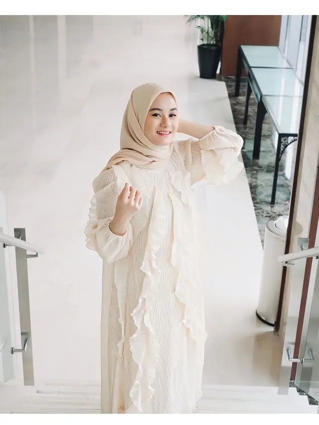 Ada yang Mimpi Meninggal, Ini 6 Alasan Artis Putuskan Mantap Berhijab