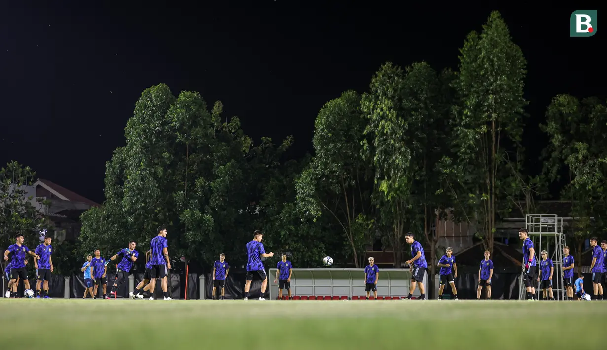 <p>Suasana latihan resmi Timnas Argentina U-17 jelang perebutan peringkat ketiga Piala Dunia U-17 2023 melawan Timnas Mali U-17 di Stadion Manahan, Solo, Jawa Tengah, Kamis (30/11/2023). (Bola.com/Bagaskara Lazuardi)</p>