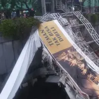 Potret JPO Pasar Minggu ambruk. (Via: twitter.com)