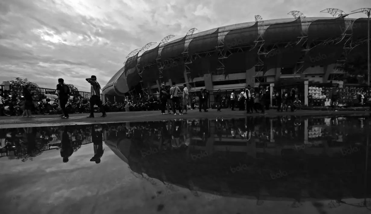 Stadion GBLA dibangun pada bulan Oktober 2009 dengan kisaran dana sebesar Rp.545 miliar . (Bola.com/Nicklas Hanoatubun)