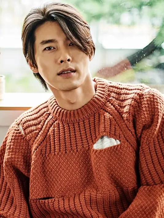 Dalam drama Memories of The Alhambra, Hyun Bin akan memerankan seorang tokoh bernama Yoo Jin Woo. Ia adalah CEO sukses yang sedang pergi ke Spanyol untuk bisnis. (Foto: instagram.com/withhyunbin)