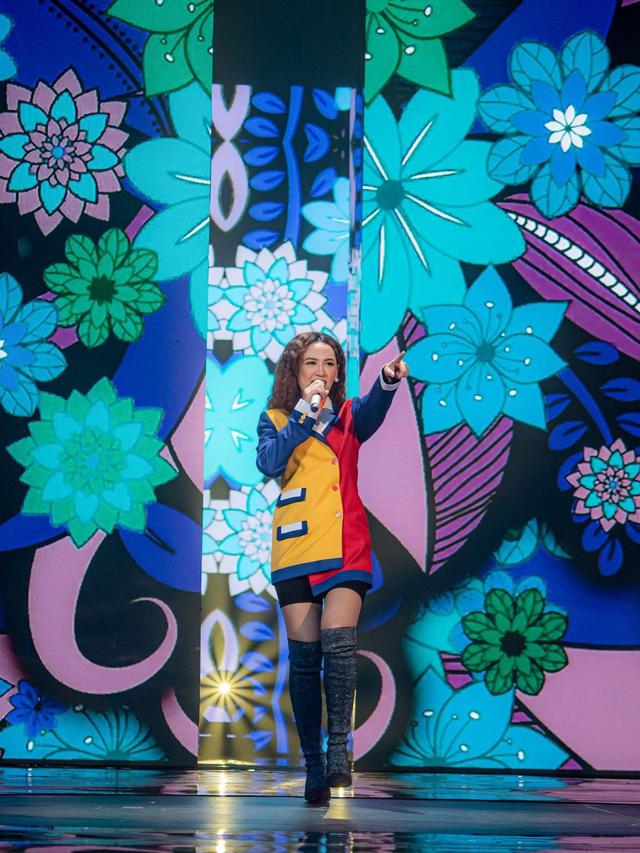 Gaya Happy Asmara saat tampil di televisi (Foto: Instagram happy_asmara77)