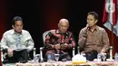 Wamen BUMN Budi Gunadi Sadikin (kanan) menyampaikan paparan saat diskusi panel VI Rakornas Indonesia Maju antara Pemerintah Pusat dan Forum Koordinasi Pimpinan Daerah (Forkopimda) di Bogor, Jawa Barat, Rabu (13/11/2019). Panel VI itu membahas transformasi ekonomi I. (Liputan6.com/Herman Zakharia)