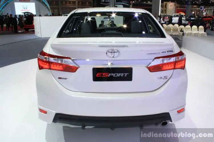 Legenda Jalanan Banyumas: Toyota Altis 2007 Hitam