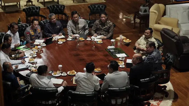 Prabowo rapat kabinet di Hambalang