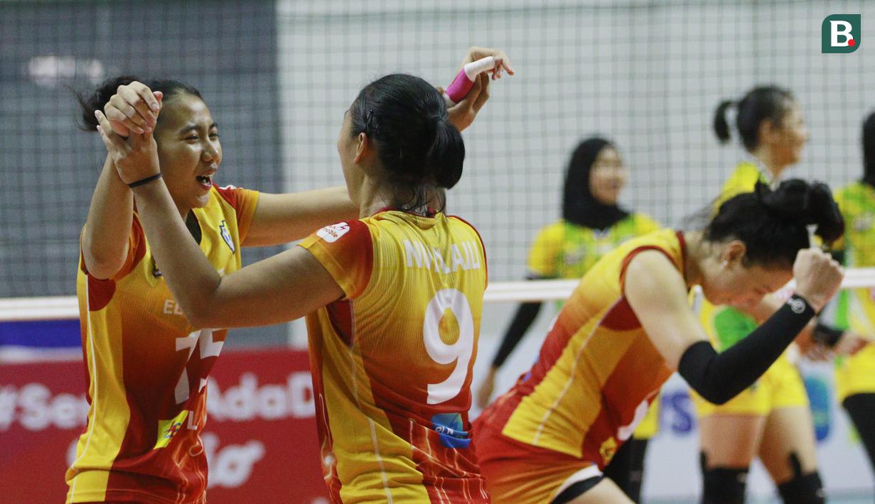 Hasil kemenangan 3-2 itu membuat posisi Jakarta Elektrik PLN tetap di peringkat buncit alias berada di bawah klasemen sementara, karena hanya memperoleh dua poin. (Bola.com/M Iqbal Ichsan)