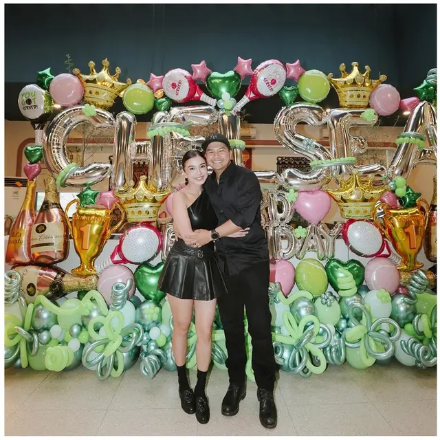 10 Tahun Menikah, Ini 6 Gaya Couple Chelsea Olivia dan Glenn Alinskie Pakai Outfit Hitam