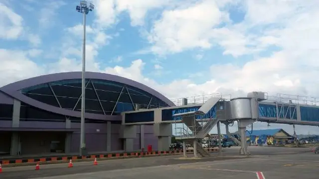 Megahnya Bandara Domine Eduard Osok, Sorong, Papua Barat.